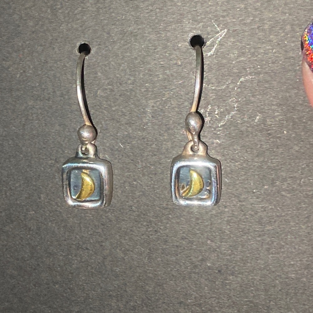 Dainty sterling silver crescent 🌙 earrings